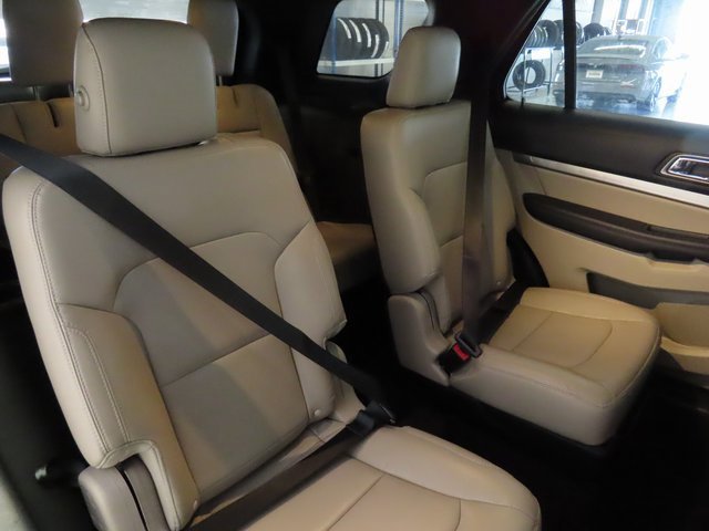 Used 2019 Ford Explorer XLT w/ Equipment Group 202A image 28