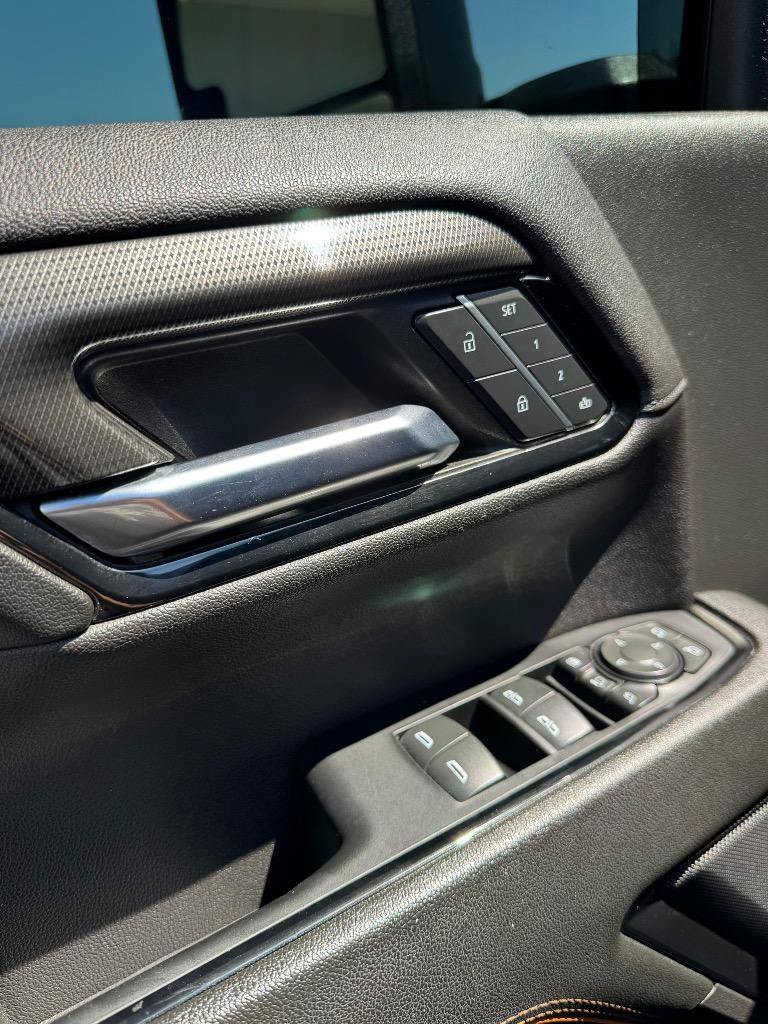 Used 2024 GMC Sierra 2500 AT4 w/ AT4 Premium Plus Package AWD/4WD image 10
