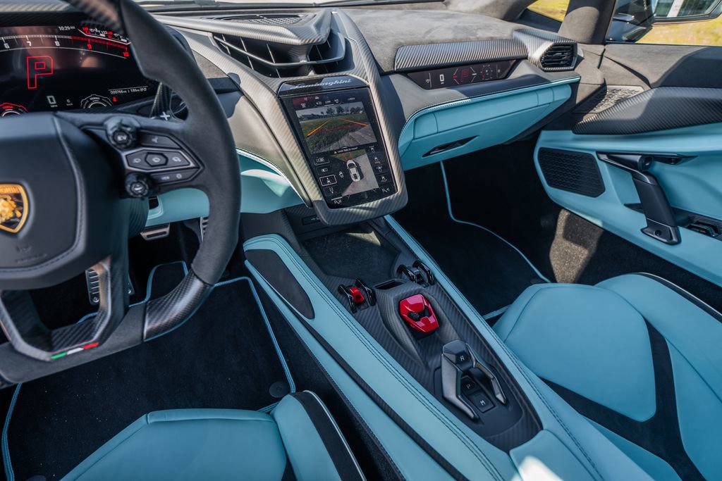 Used 2025 Lamborghini Revuelto image 29