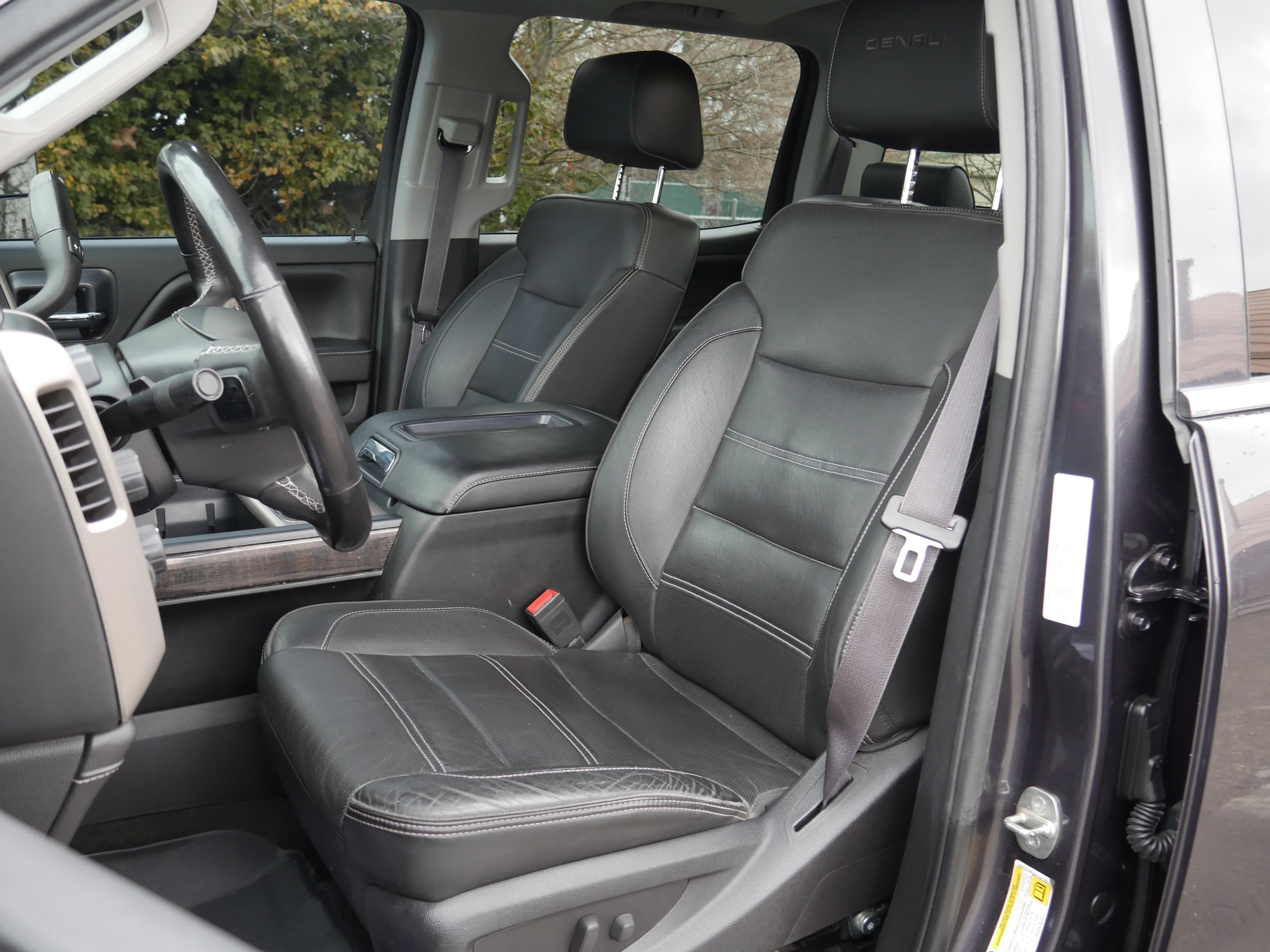 Used 2015 GMC Sierra 2500 Denali image 27