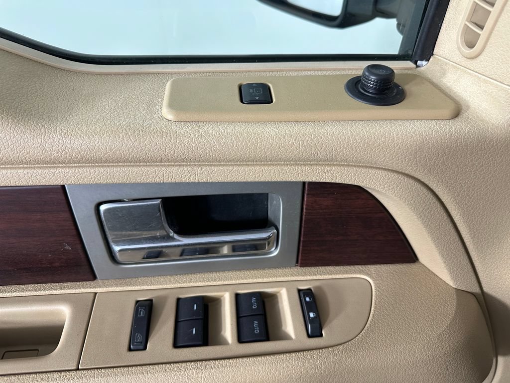 Used 2013 Ford F150 King Ranch w/ King Ranch Luxury Pkg AWD/4WD image 24