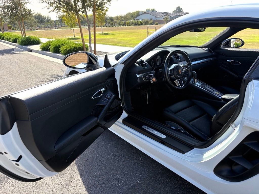 Used 2017 Porsche 718 Cayman S RWD image 13