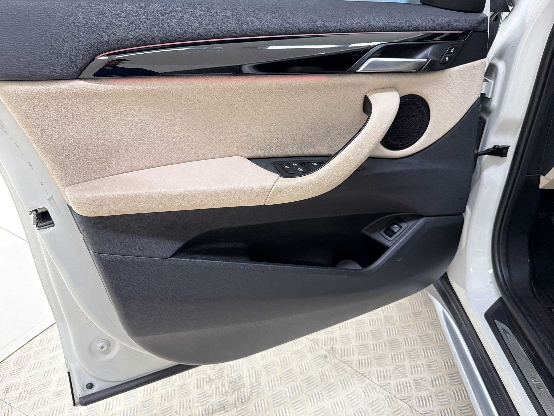 Used 2021 BMW X1 xDrive28i w/ Premium Package image 21