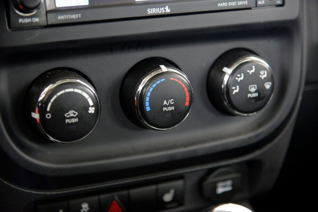 Used 2016 Jeep Patriot High Altitude AWD/4WD image 24
