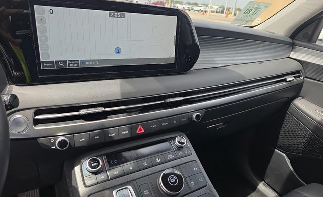 Used 2025 Hyundai Palisade Limited FWD image 6