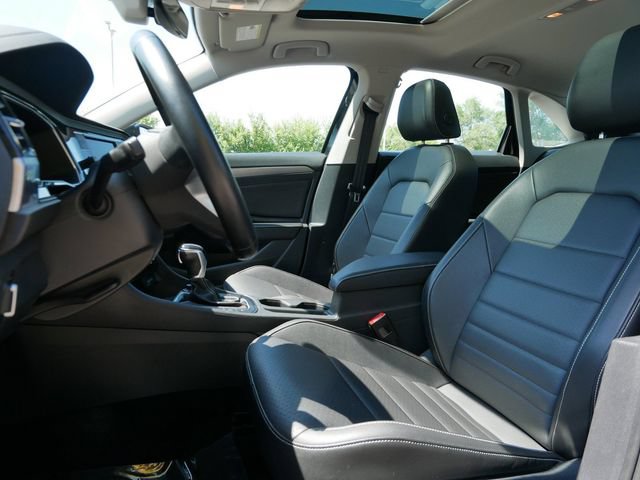 Used 2024 Volkswagen Jetta SE FWD image 11