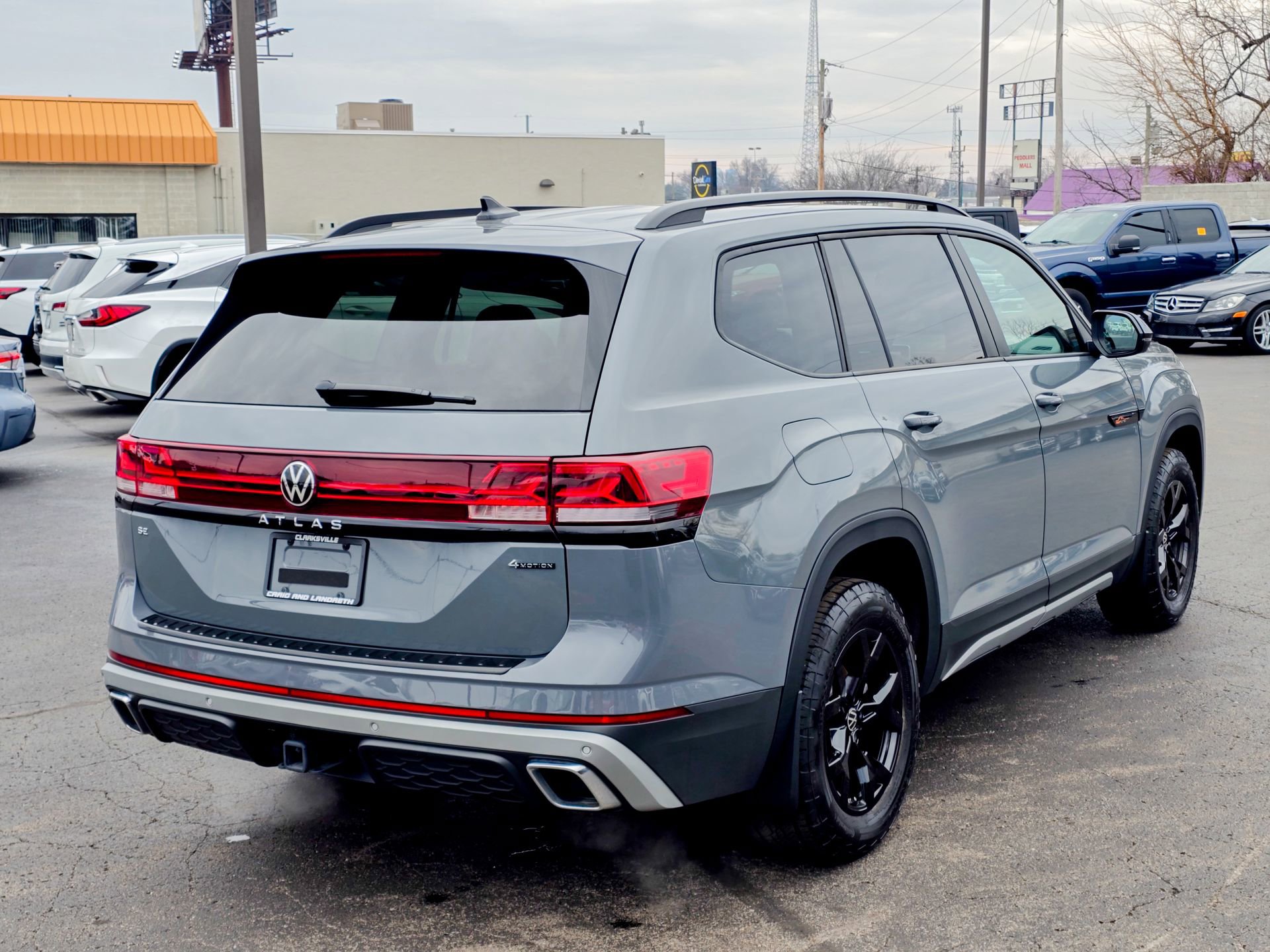 Used 2024 Volkswagen Atlas Peak Edition SE image 25