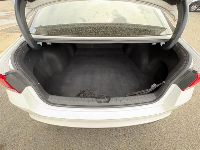 Used 2018 Kia Optima LX w/ 17" Alloy Wheels Package image 29