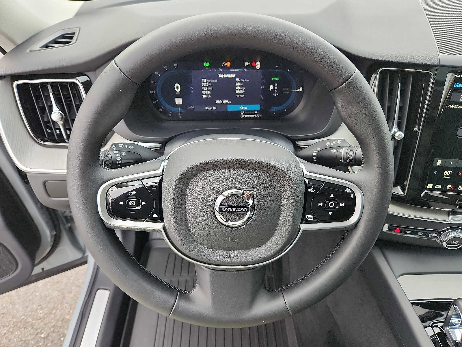 Used 2025 Volvo XC60 T8 Plus w/ Protection Package Premier image 19