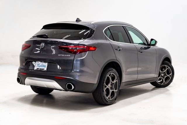 Used 2019 Alfa Romeo Stelvio AWD image 24