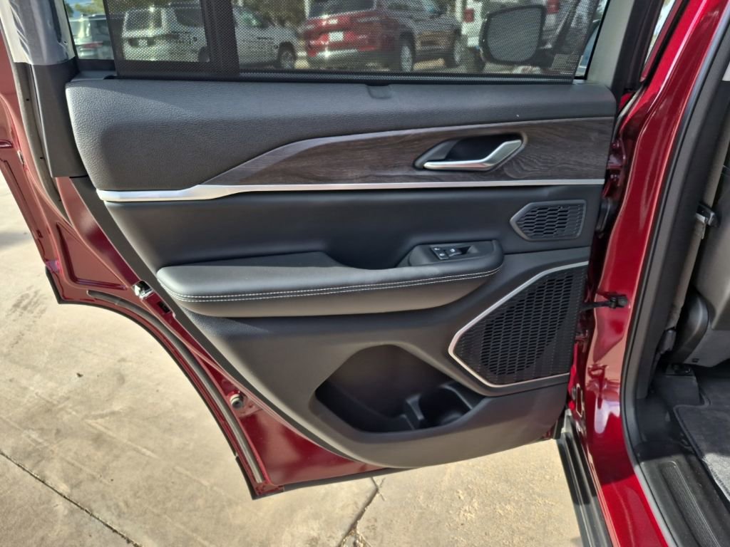 New 2024 Jeep Grand Cherokee Limited 4xe w/ Luxury Tech Group II image 18