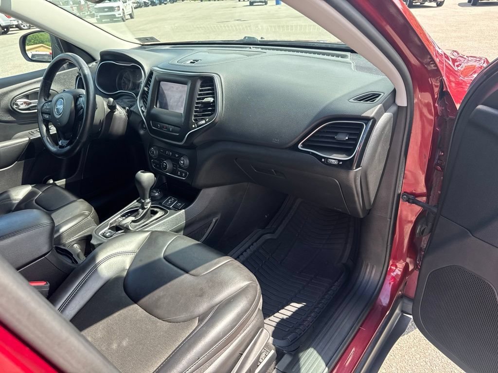 Used 2021 Jeep Cherokee Latitude Plus AWD/4WD image 22