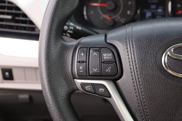 Used 2017 Toyota Sienna L FWD image 10