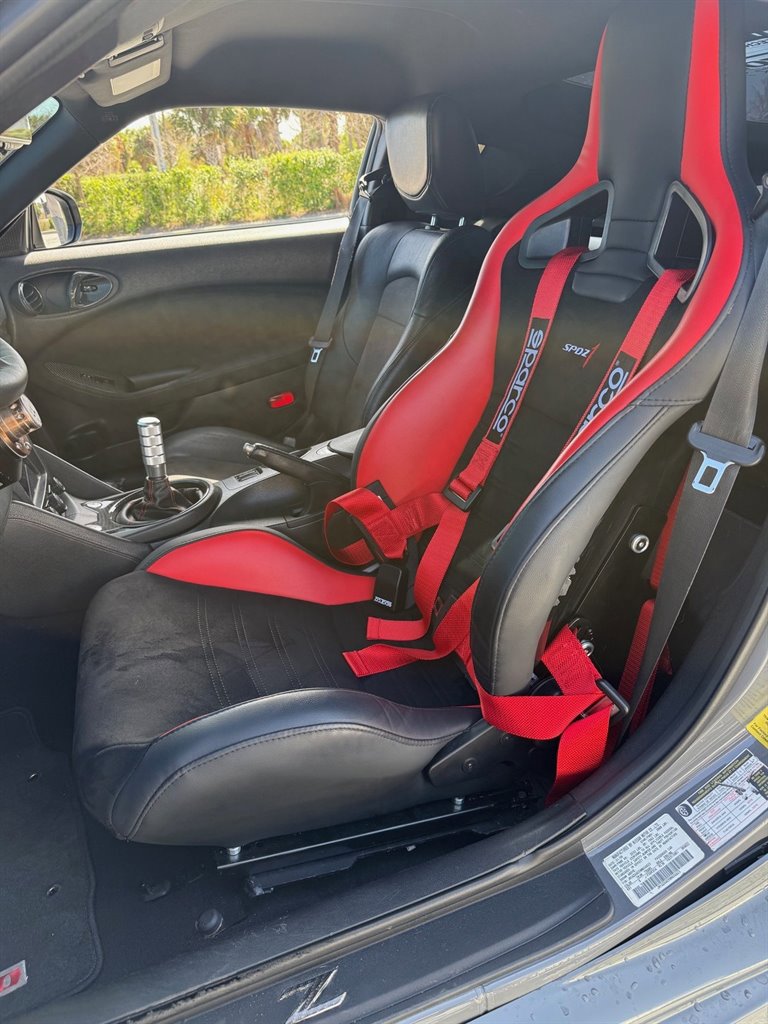 Used 2009 Nissan 370Z Touring w/ Sport Pkg image 15