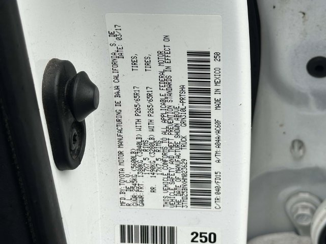 Used 2017 Toyota Tacoma TRD Sport w/ Tow Package AWD/4WD image 28
