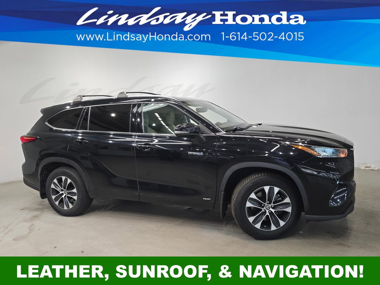 Used 2020 Toyota Highlander XLE image 3