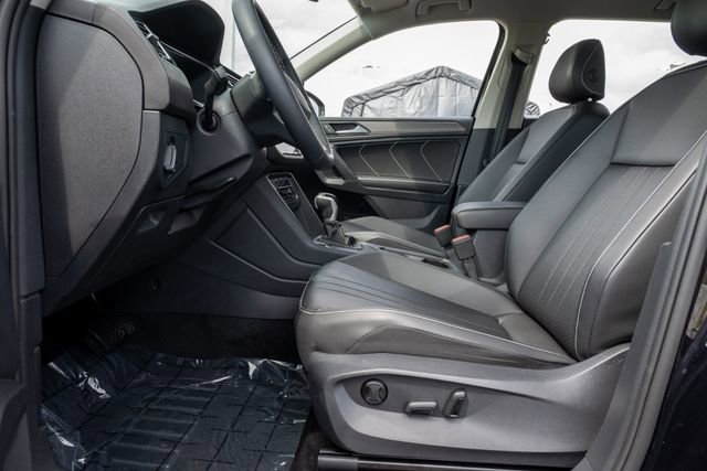 Used 2023 Volkswagen Tiguan SE FWD image 11