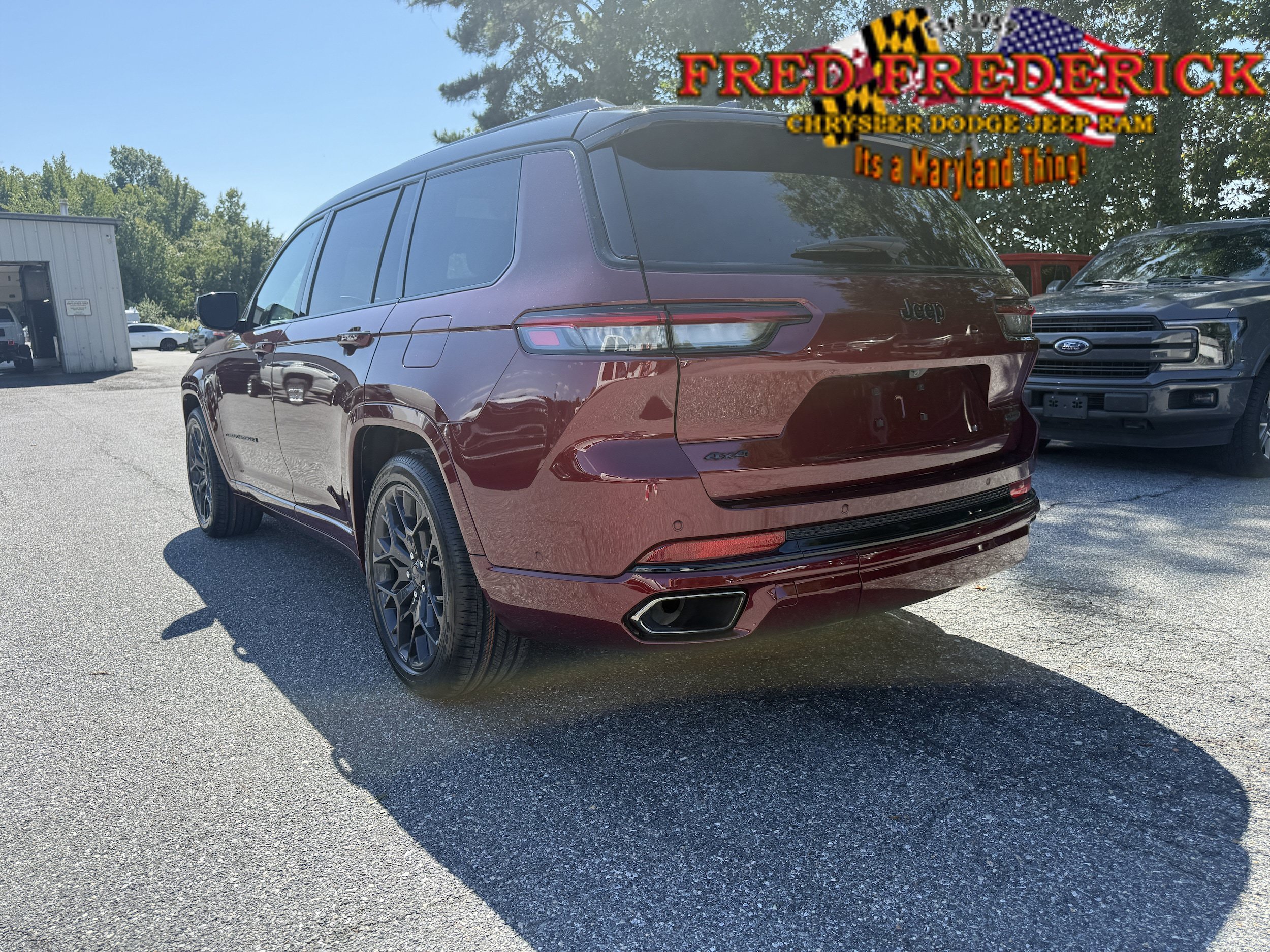Used 2025 Jeep Grand Cherokee L Summit AWD/4WD image 5