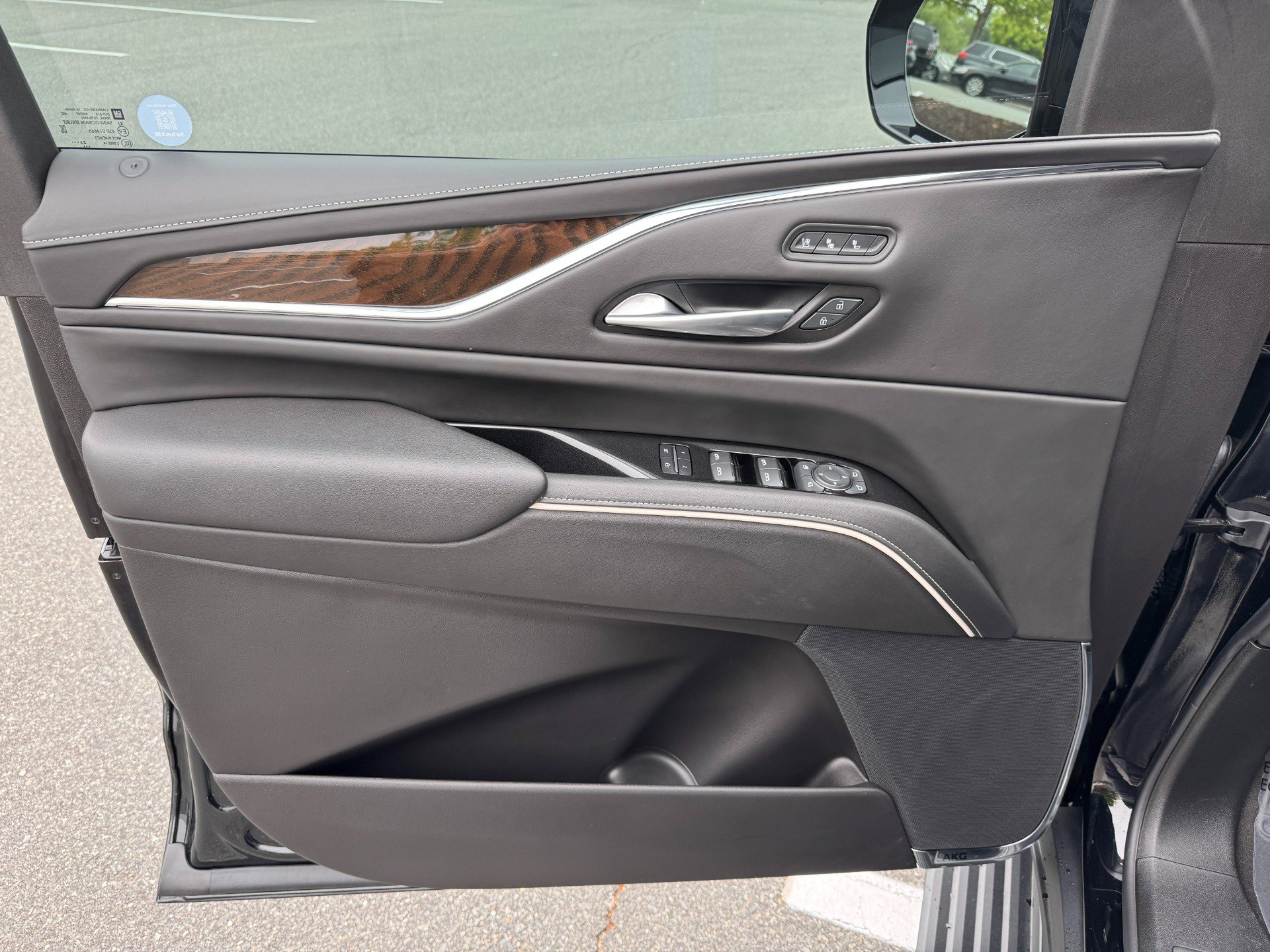 Used 2024 Cadillac Escalade ESV Sport Platinum w/ LPO, ONYX Package image 19