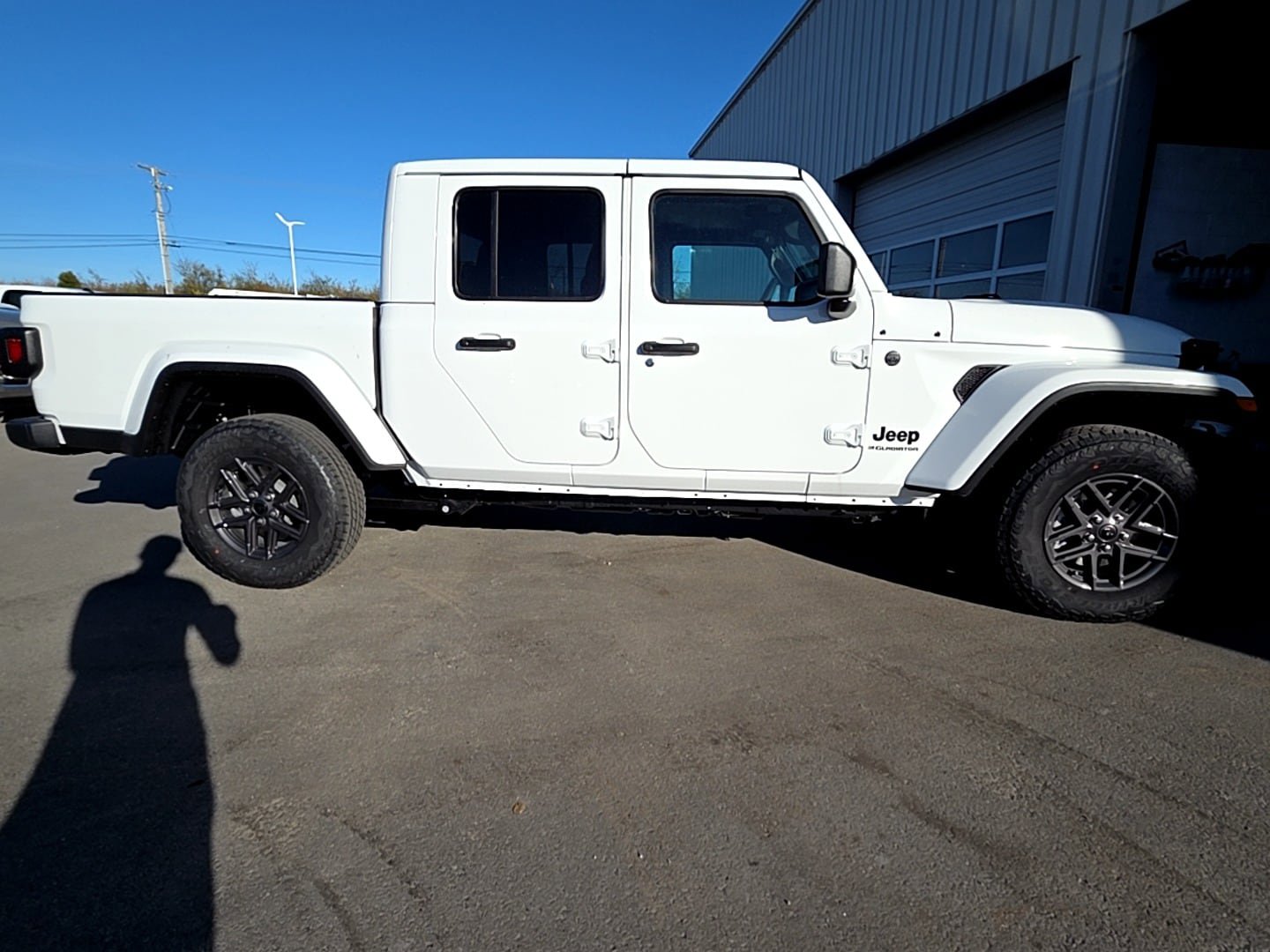 New 2026 Jeep Gladiator Sport AWD/4WD image 4