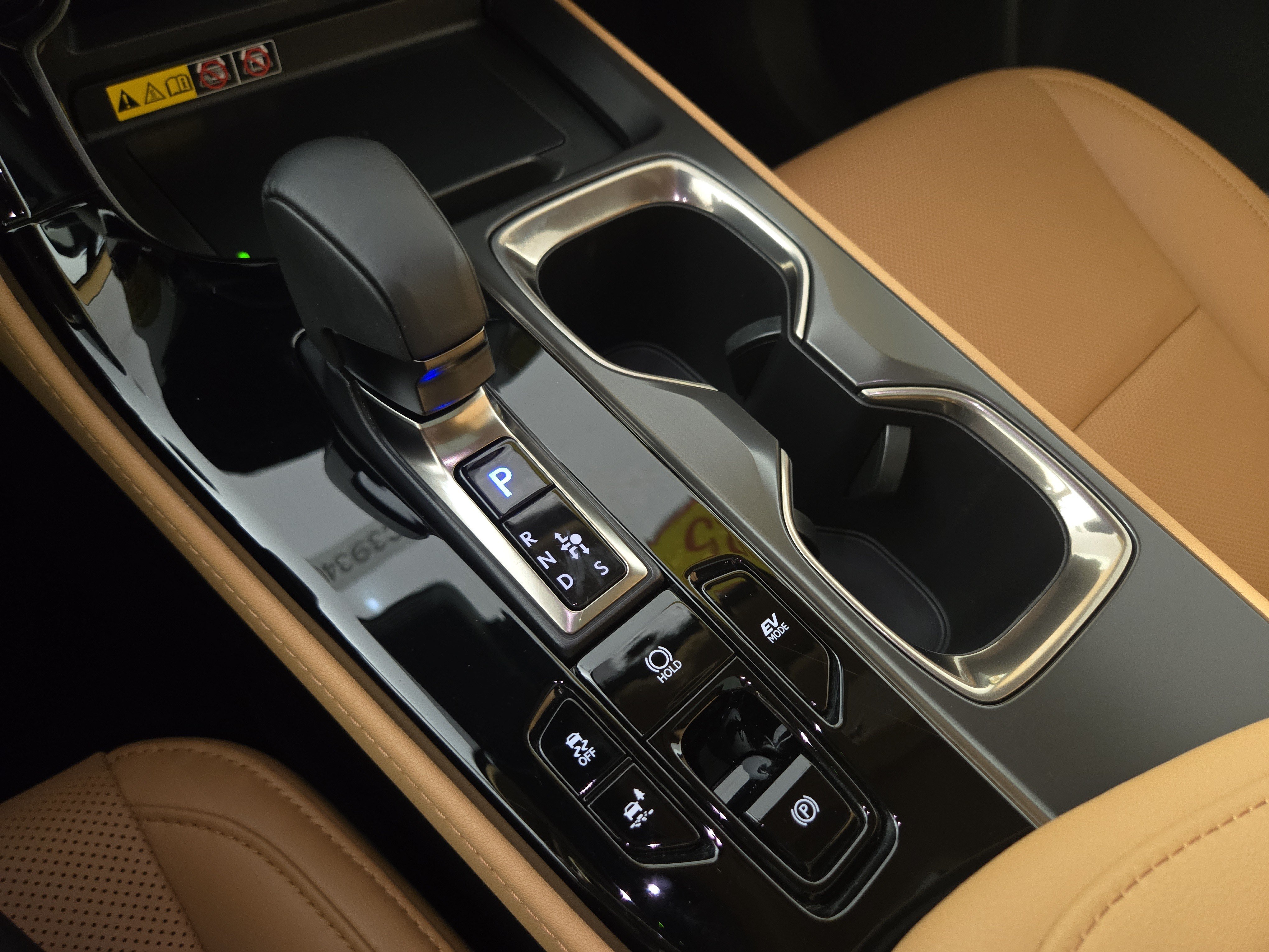 Used 2025 Lexus NX 350h AWD image 25