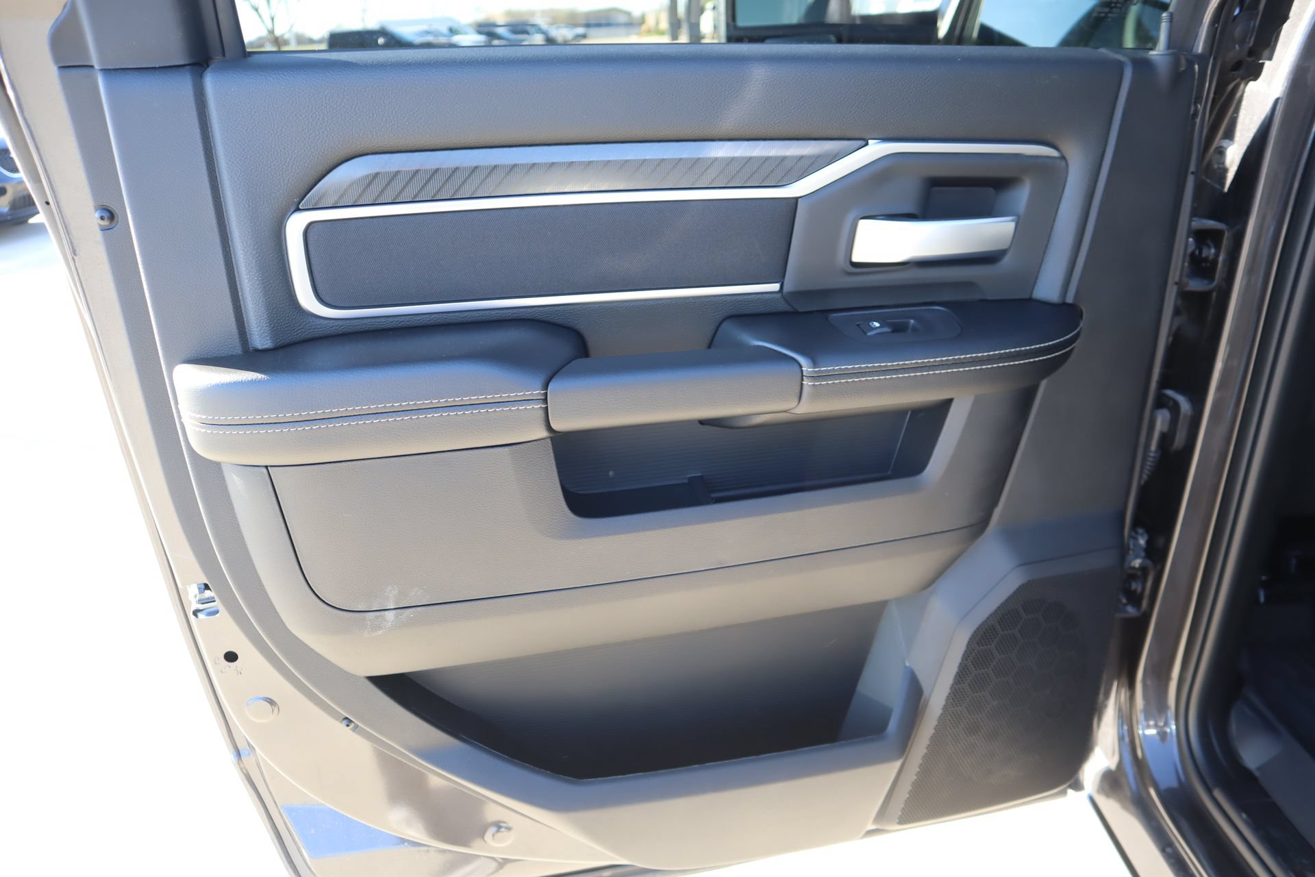 New 2026 RAM 2500 Big Horn AWD/4WD image 17