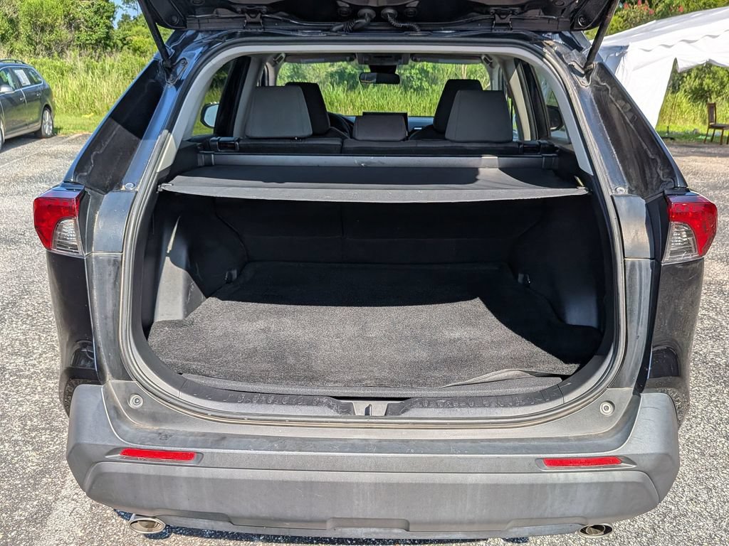 Used 2022 Toyota RAV4 XLE FWD image 29