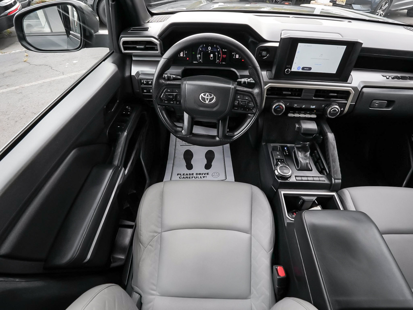 Used 2024 Toyota Tacoma SR5 AWD/4WD image 42