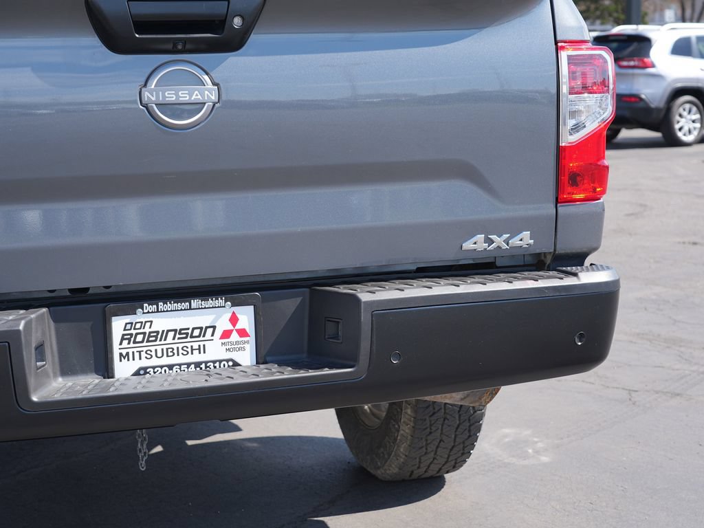 Used 2023 Nissan Titan S AWD/4WD image 10