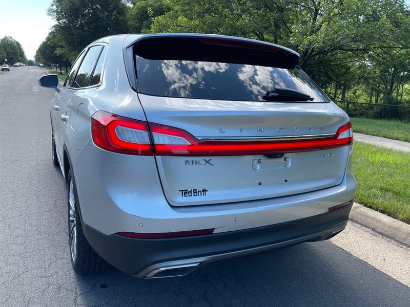 Used 2018 Lincoln MKX Reserve AWD/4WD image 16