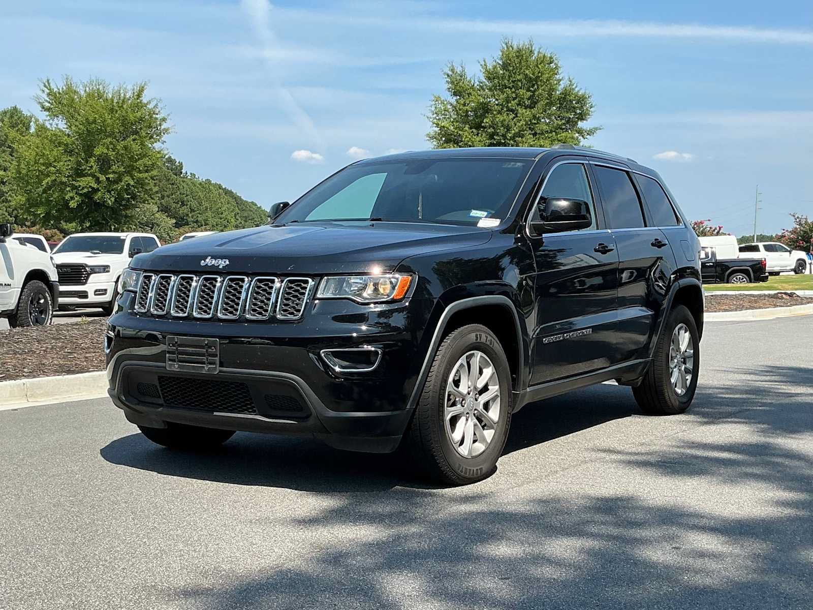 Used 2021 Jeep Grand Cherokee Laredo RWD video 1