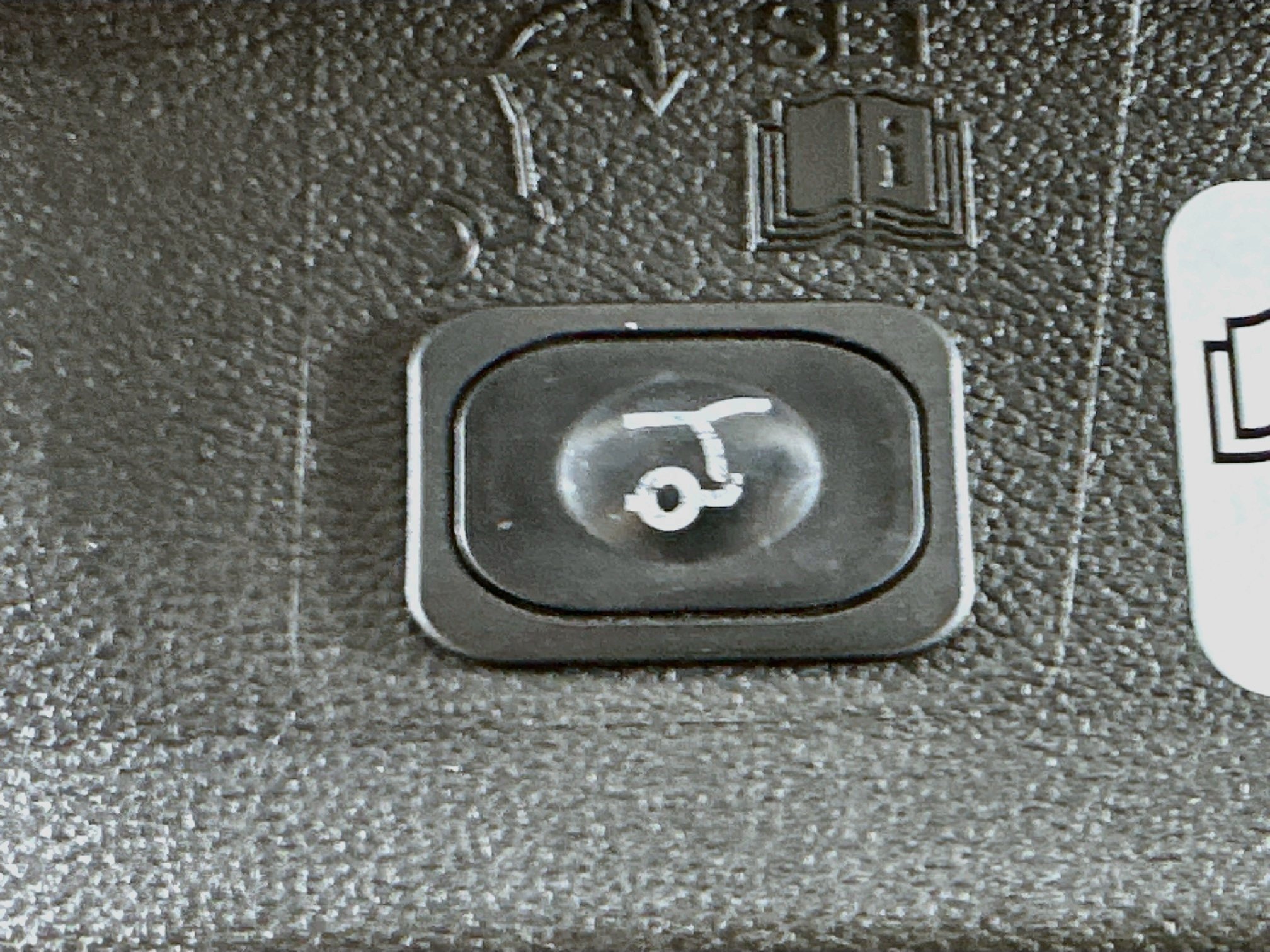 Used 2017 Ford Escape Titanium FWD image 30