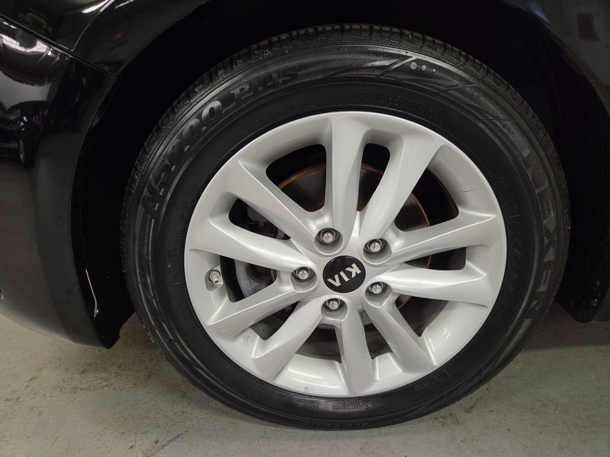 Used 2017 Kia Forte S FWD image 13