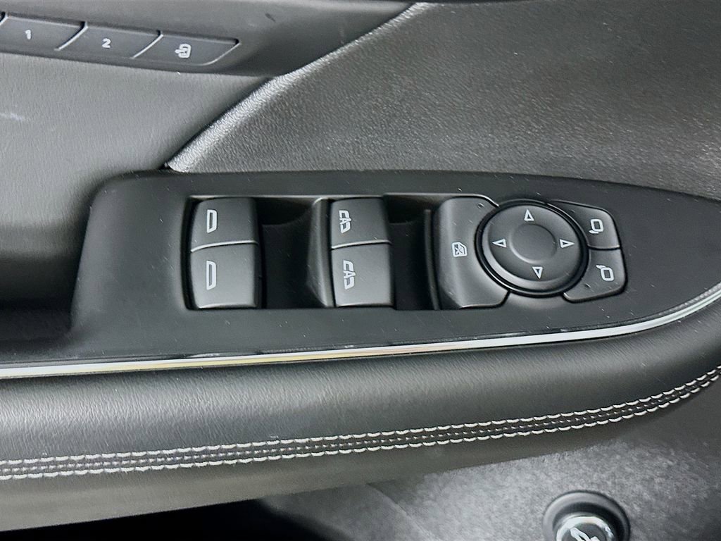 Used 2023 Buick Envision Essence image 24