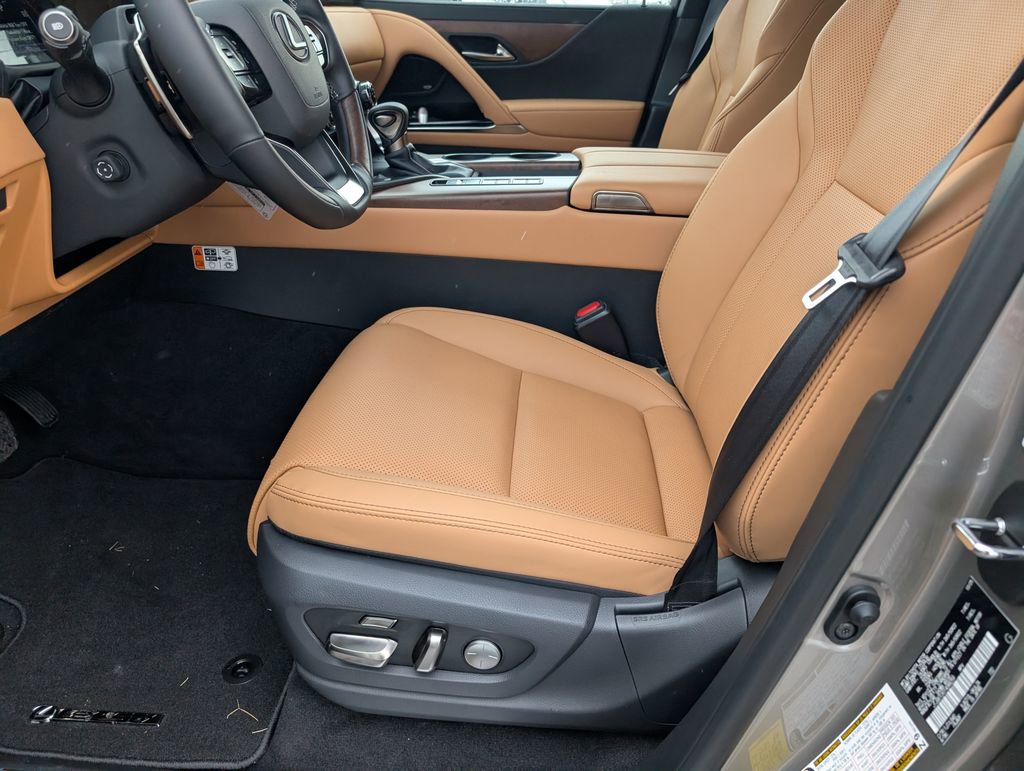 New 2026 Lexus LX 600 4WD w/ Luxury Package image 9