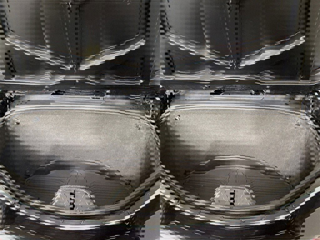 Used 2023 Chevrolet Corvette w/ Z51 Performance Package image 19