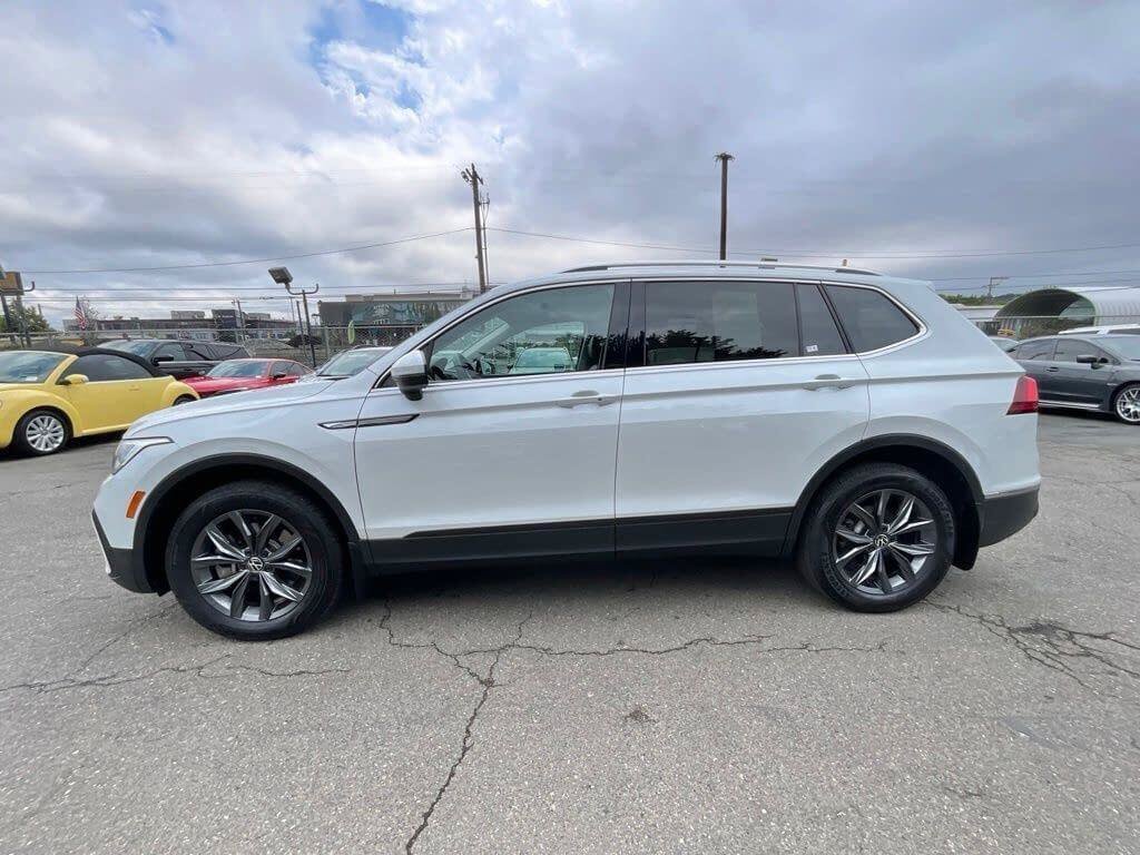 Used 2023 Volkswagen Tiguan SE w/ Panoramic Sunroof Package AWD/4WD image 5
