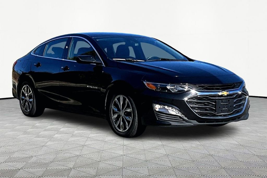 Used 2023 Chevrolet Malibu LT image 2