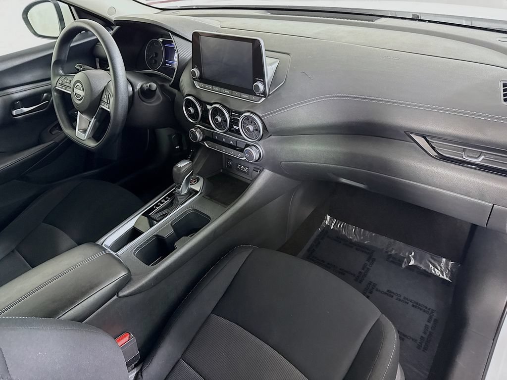 Certified 2024 Nissan Sentra SV FWD image 30
