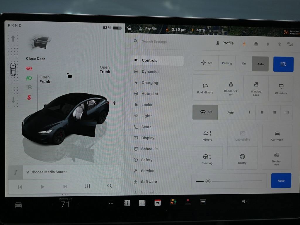 Used 2024 Tesla Model 3 Performance image 23