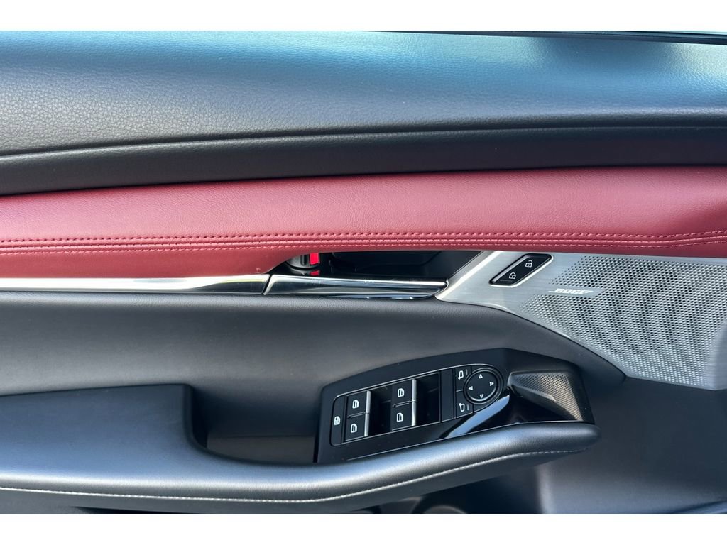 New 2026 MAZDA MAZDA3 Hatchback w/Premium Plus Pkg image 11