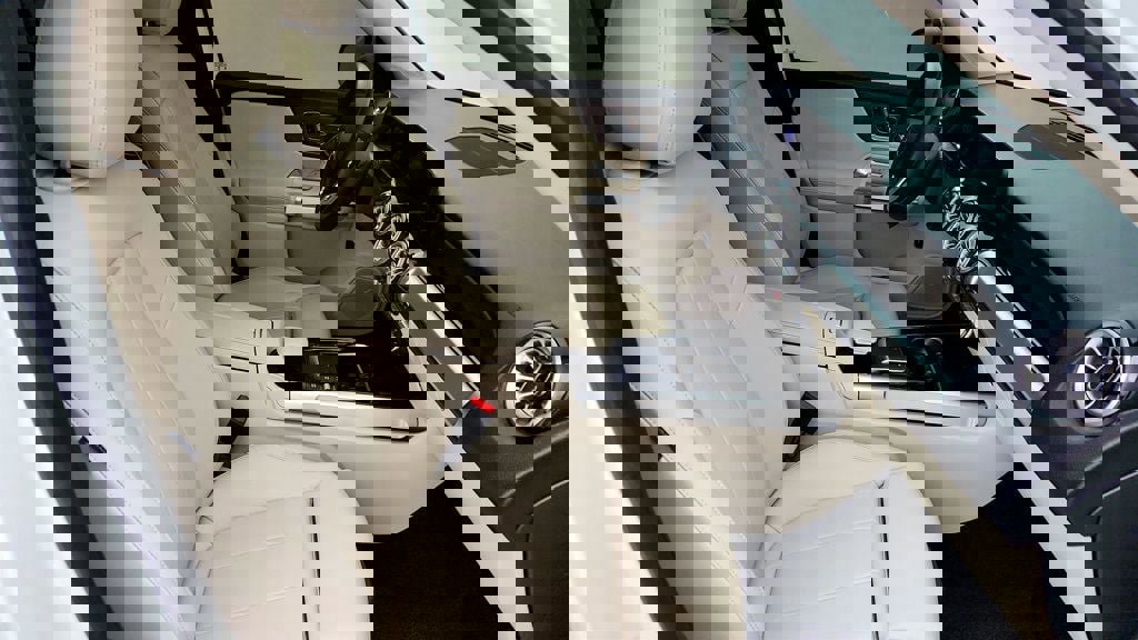 Used 2023 Mercedes-Benz EQB 350 4MATIC SUV w/ Exclusive Package image 22