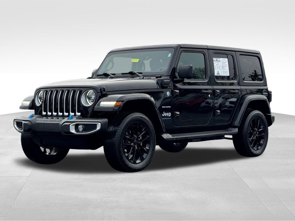 Used 2021 Jeep Wrangler Unlimited Sahara w/ Dual Top Group AWD/4WD image 3