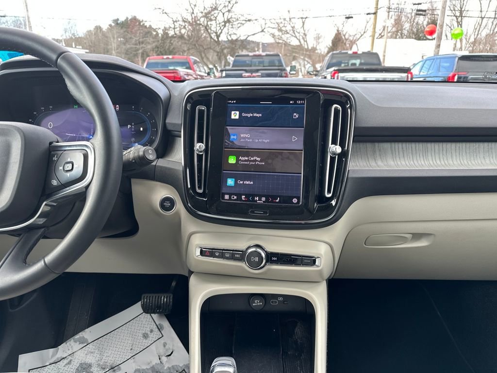 Used 2023 Volvo XC40 B5 Plus w/ Driver Assist Package image 14