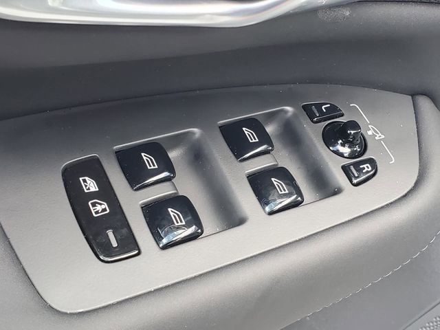 Certified 2025 Volvo XC90 B6 Plus w/ Protection Package Premier AWD/4WD image 13