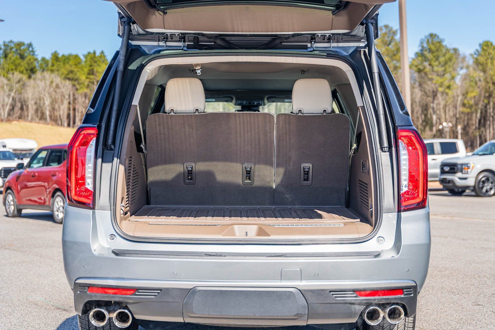 Used 2024 GMC Yukon XL Denali w/ Max Trailering Package image 16