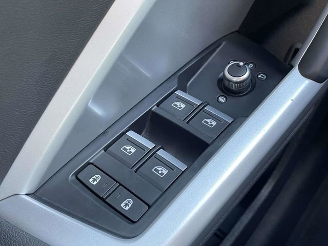 Used 2025 Audi Q3 2.0T Premium image 30