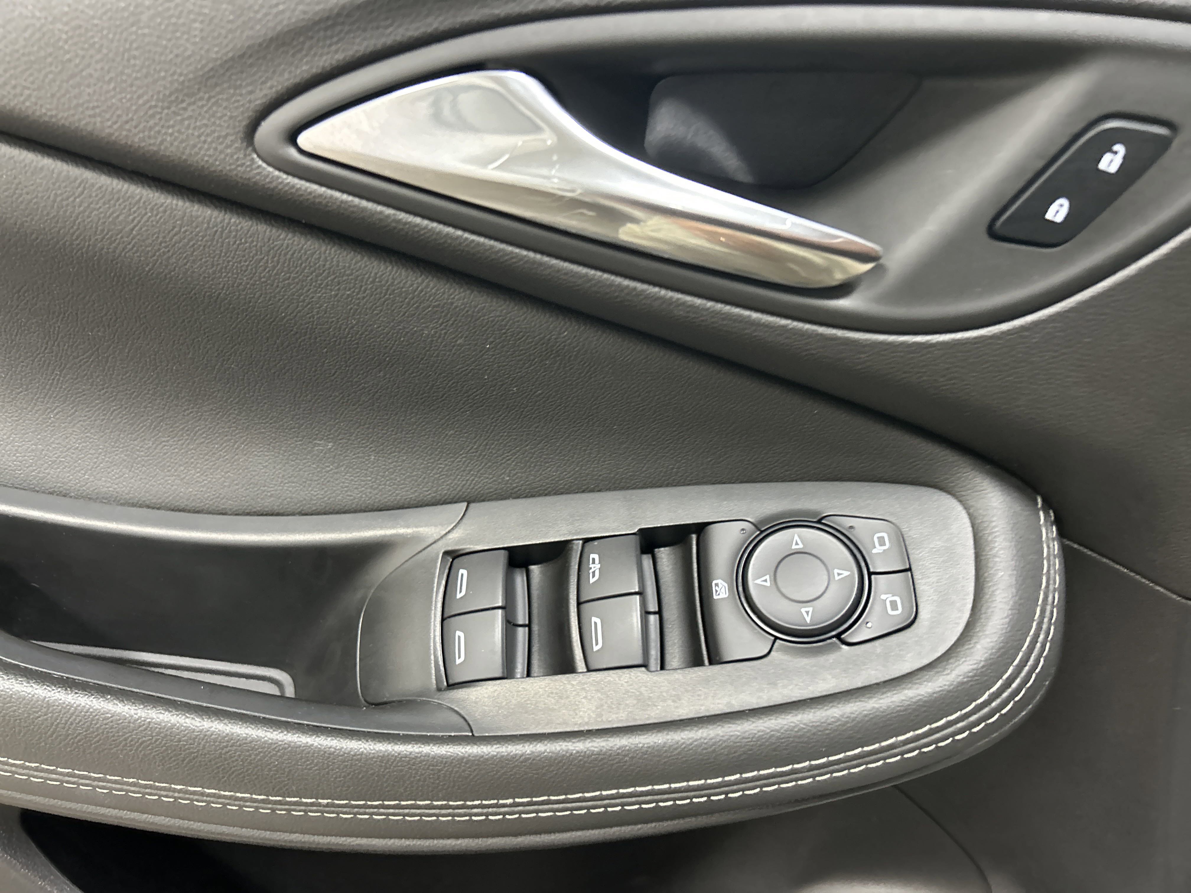 Used 2024 Buick Encore GX Sport Touring image 22