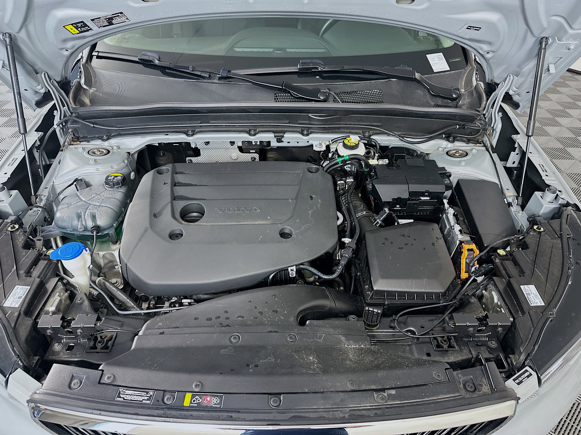 Used 2025 Volvo XC40 B5 Core image 34