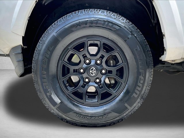 Used 2020 Toyota Tacoma SR5 RWD image 10